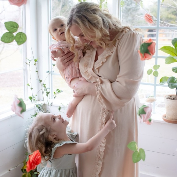 Meet your Posher, Kelley - Picture 1 of 2